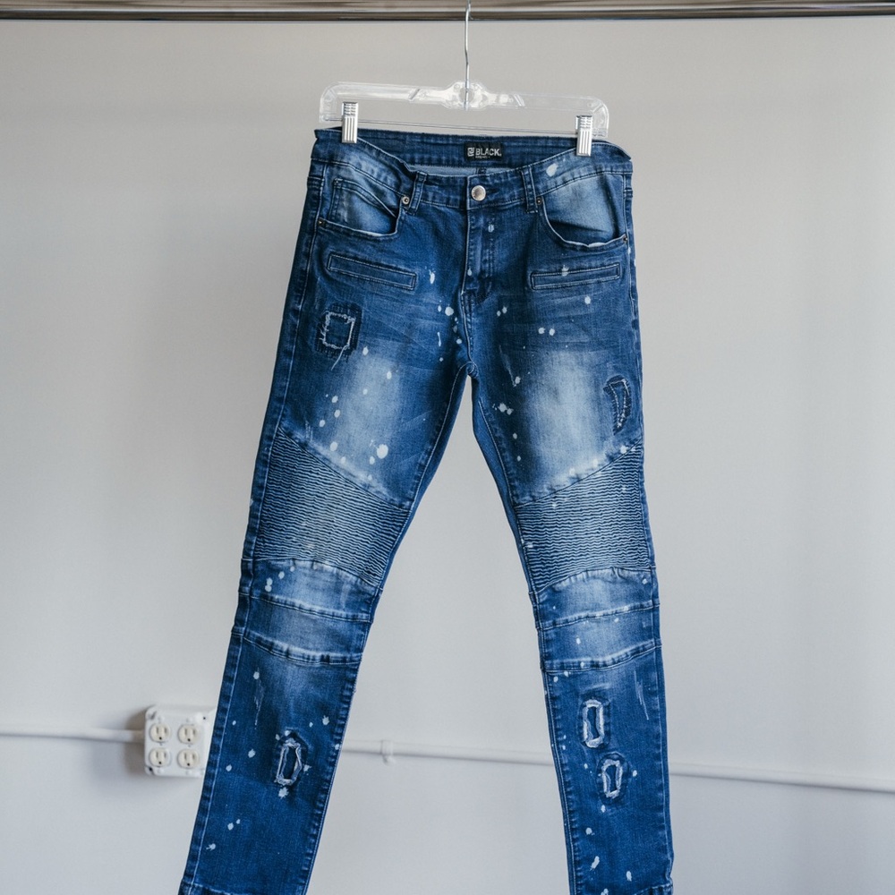 Stylish Blue Distressed Men’s Jeans